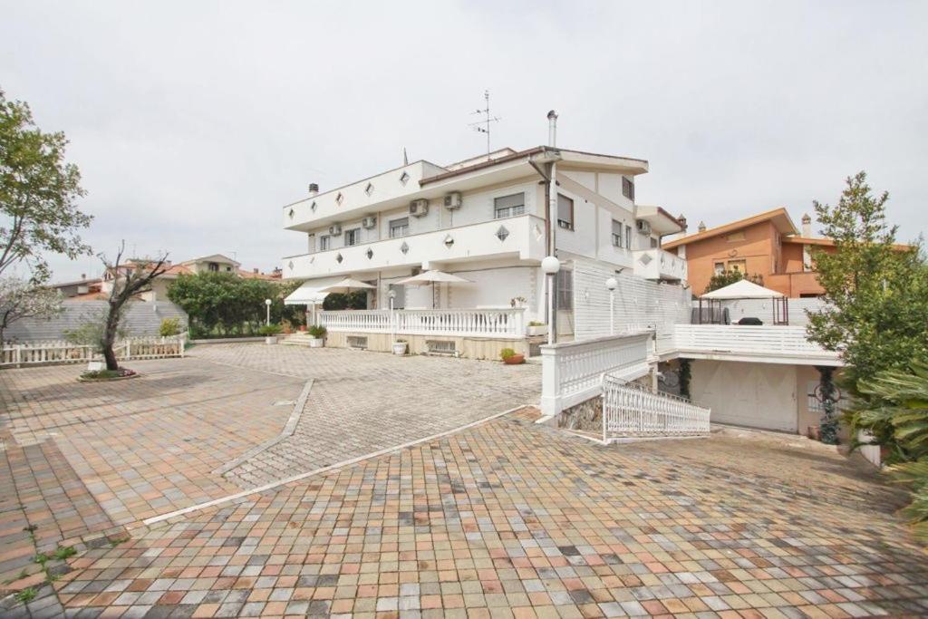 Hotel La Maison Delle Terme Tivoli Terme Exteriör bild